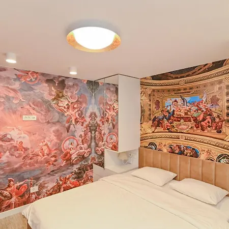 Good Time Apartment
