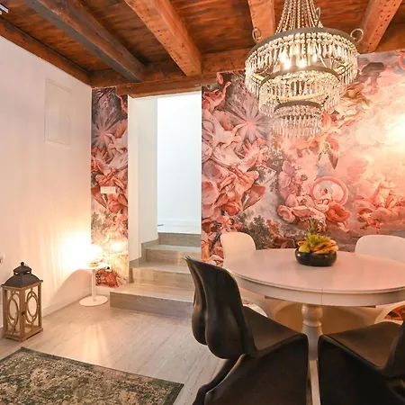 Good Time Apartment