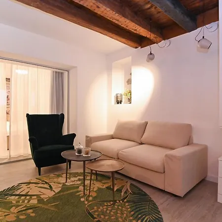 Good Time Apartment